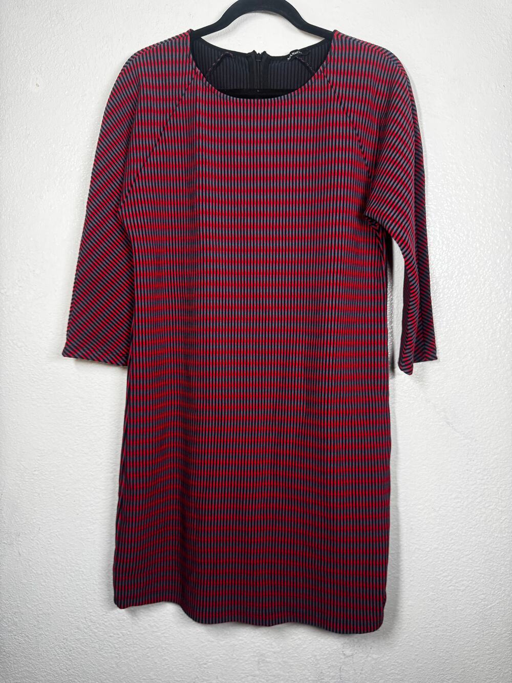 MAX&Co. Sheath Dress Red Blue Striped Ribbed Sz M Knit 3/4 Sleeve